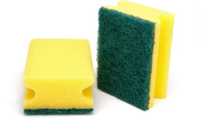 Quando trocar a esponja de cozinha? Veja a resposta agora!