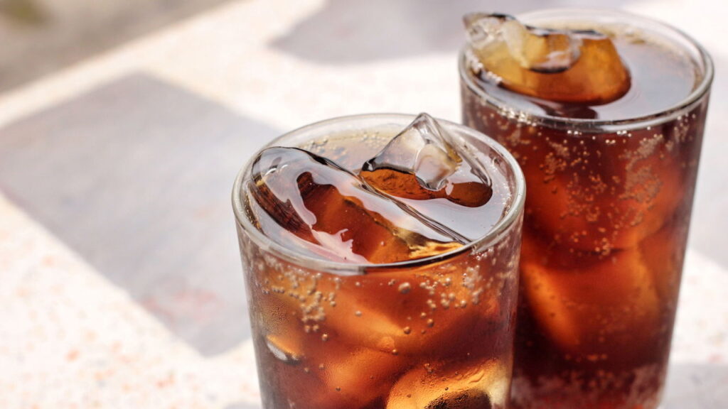 Esses refrigerantes são puro açúcar — veja os mais perigosos