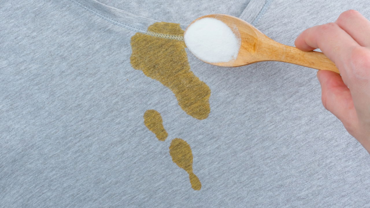 Manchas em roupas? Saiba como remover com facilidade!