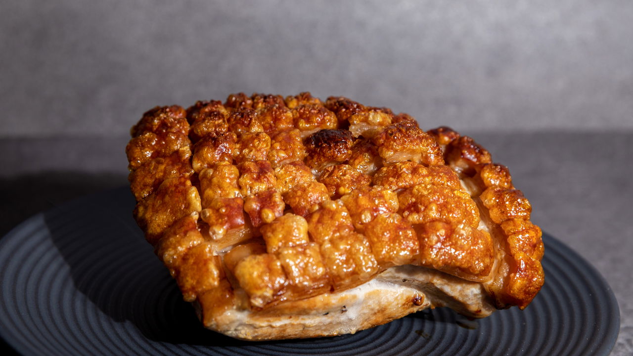 Essa versão do torresmo conquista até quem evita fritura