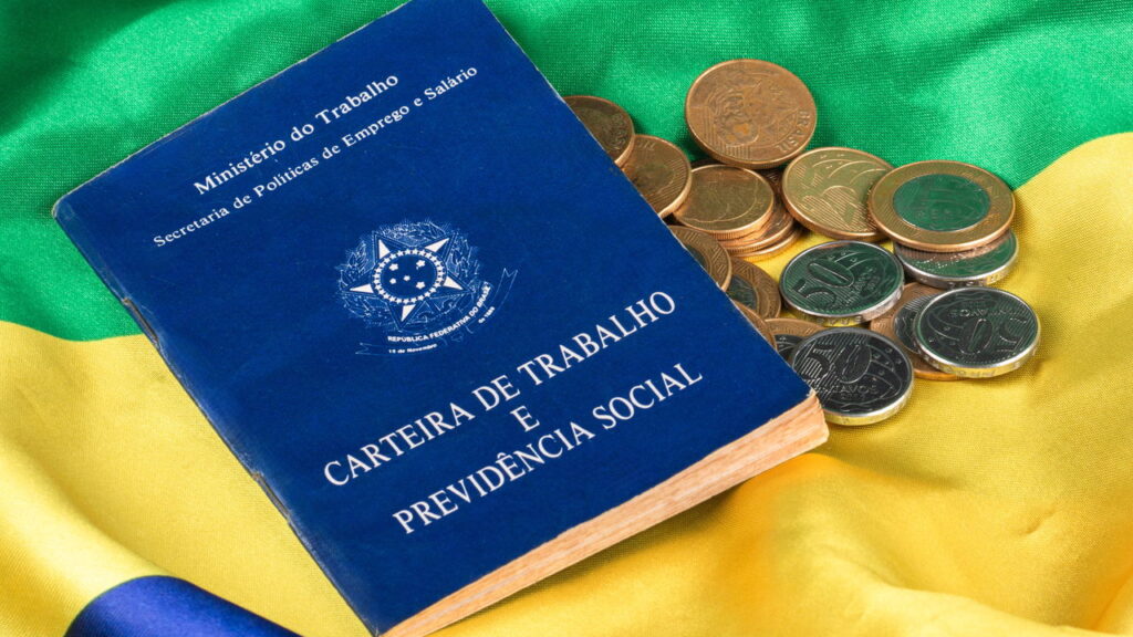 Entenda como funciona o 13° e quem tem direito ao benefício