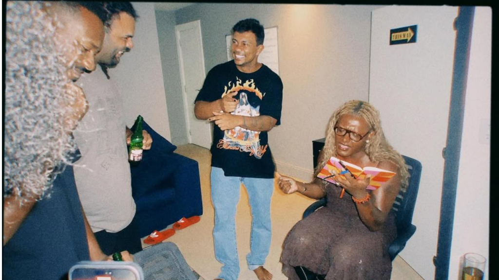 Xamã tem crise de ansiedade após álbum novo e alerta fãs