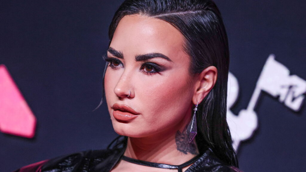 Demi Lovato: “Eu aprendi a me amar do jeito que eu sou.”