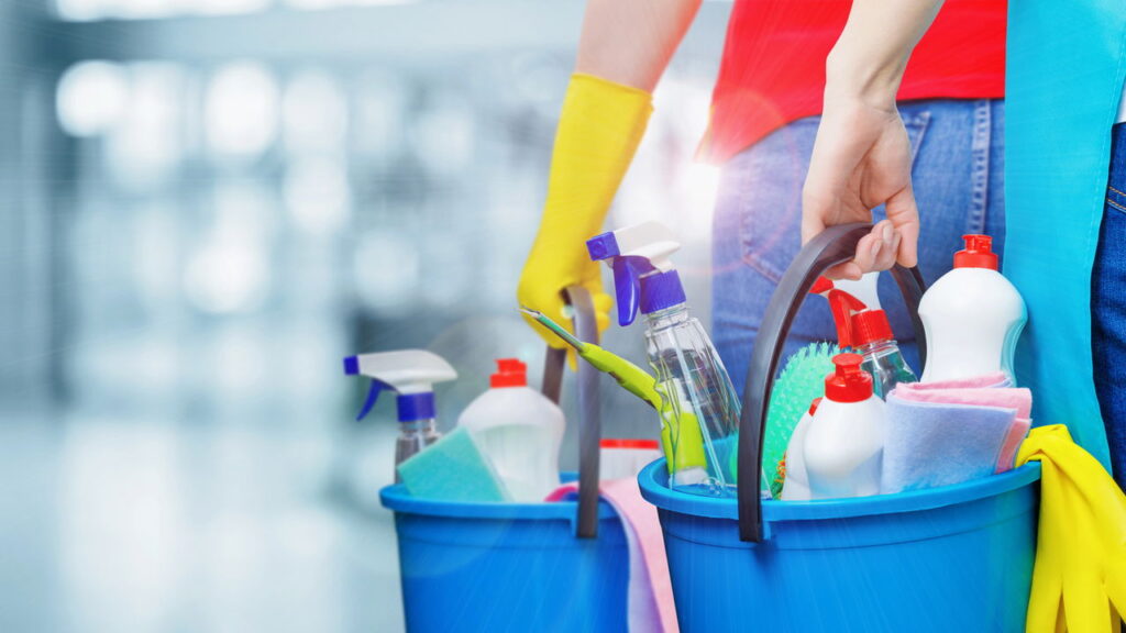 Como economizar água na limpeza e ainda deixar tudo impecável