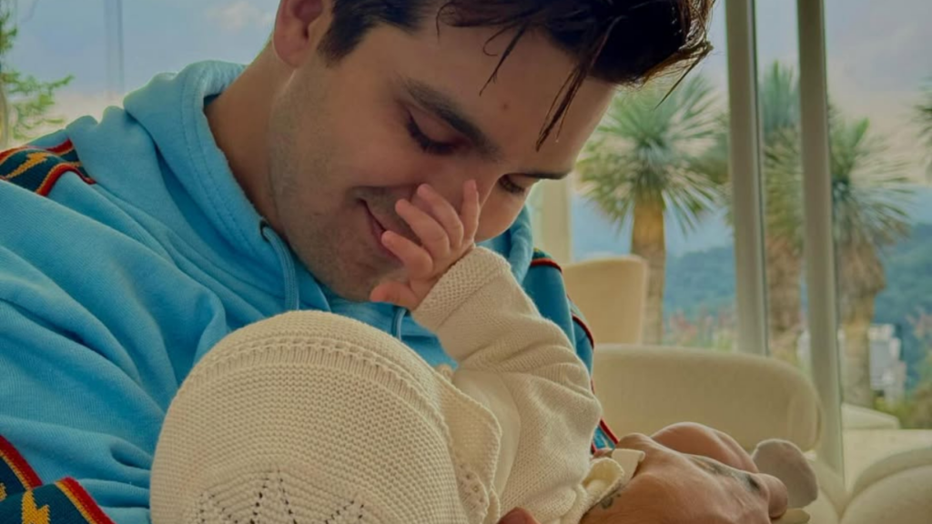 Filha de Luan Santana completa cinco meses e encanta fãs com fofura