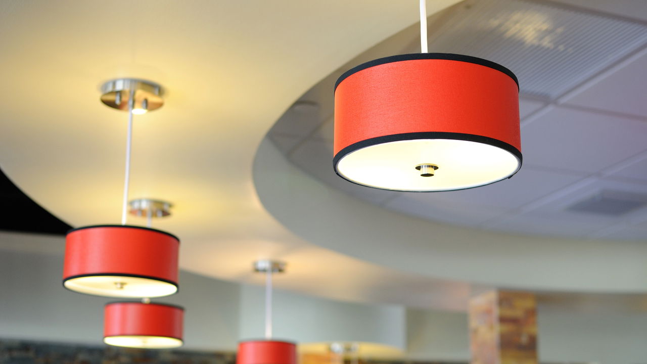 Luminárias inteligentes trazem automação e economia para seu lar