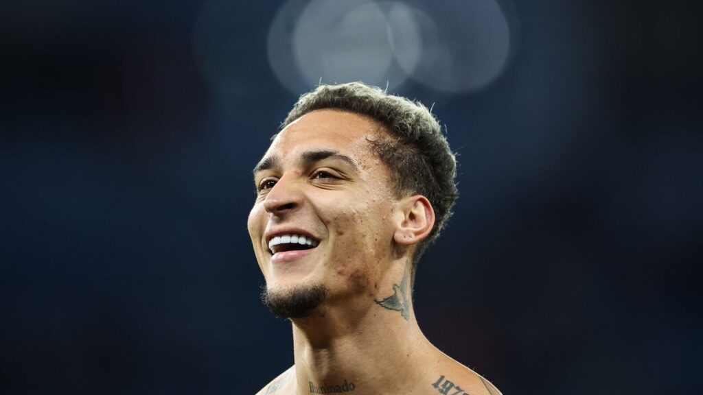 Qual é o futuro de Antony no futebol europeu?