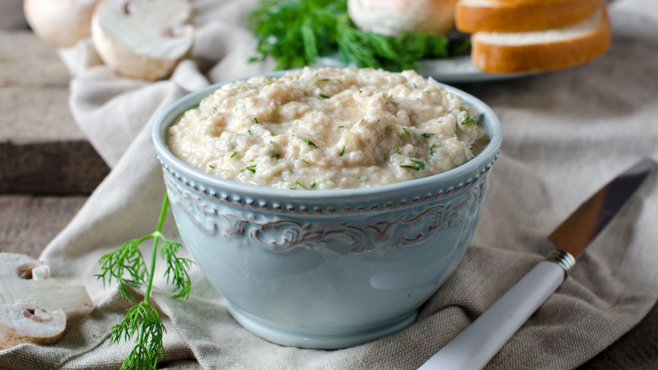 Patê de alho caseiro para impressionar seus convidados