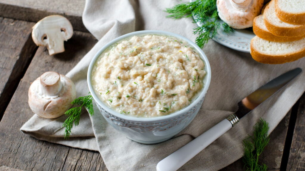 Patê de alho caseiro para impressionar seus convidados
