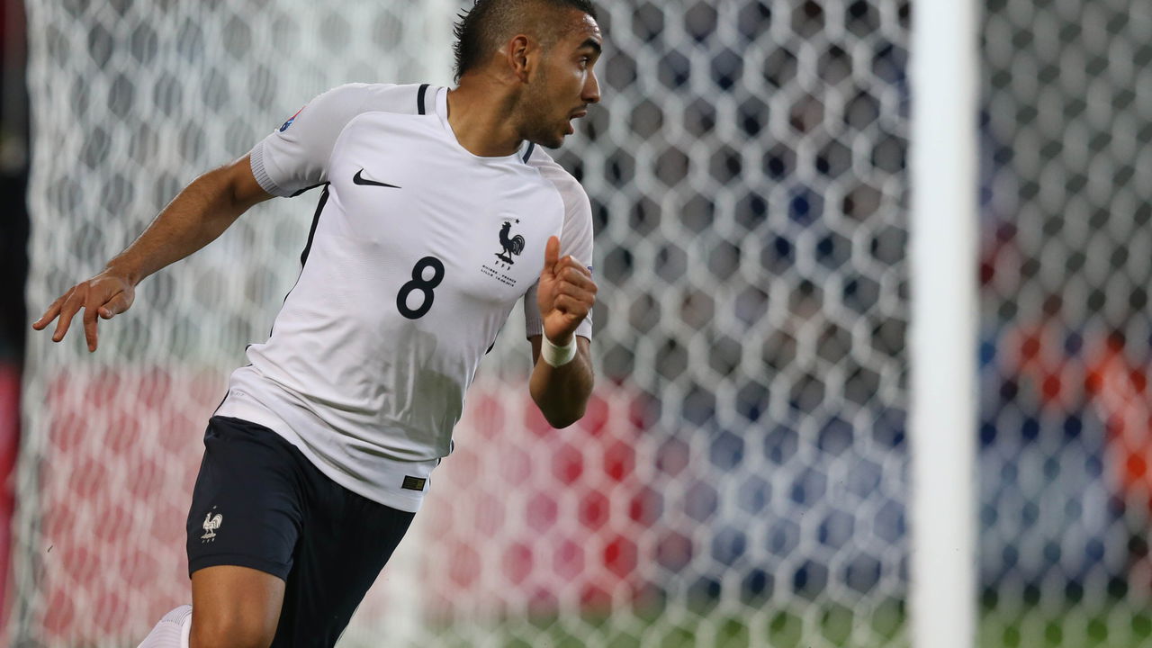 Payet vence disputa na Justiça contra ex-amante