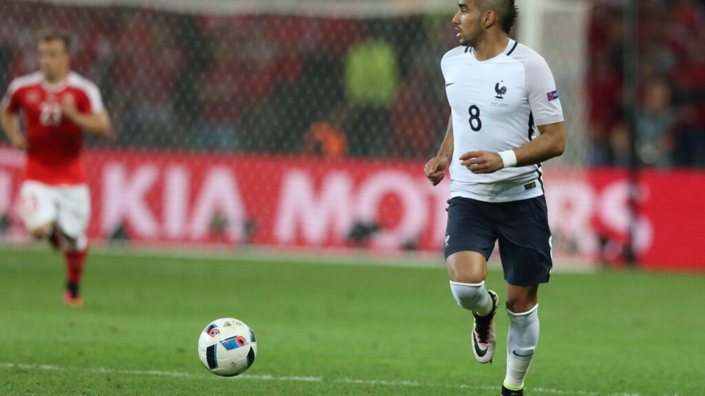 Payet vence disputa na Justiça contra ex-amante