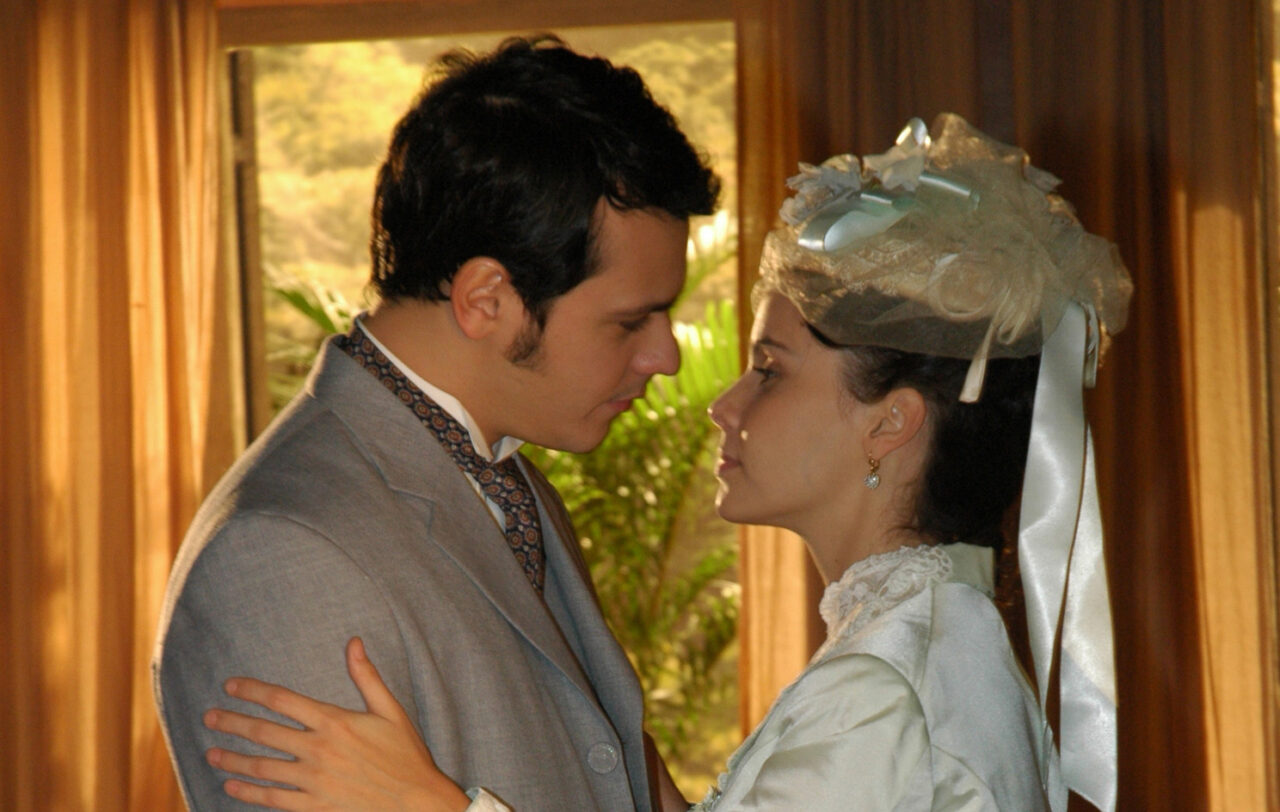 Isis Valverde quase desistiu de estreia em Sinhá Moça, mas superou o sigilo