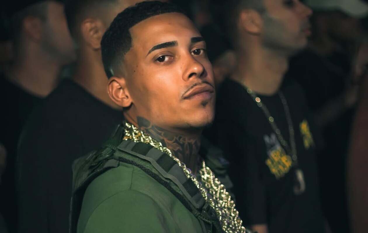 MC Poze nega tudo e fala em perseguição