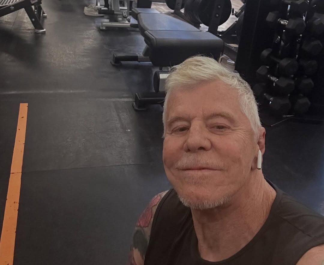 Miguel Falabella surge após cirurgia e o que ele disse emociona fãs