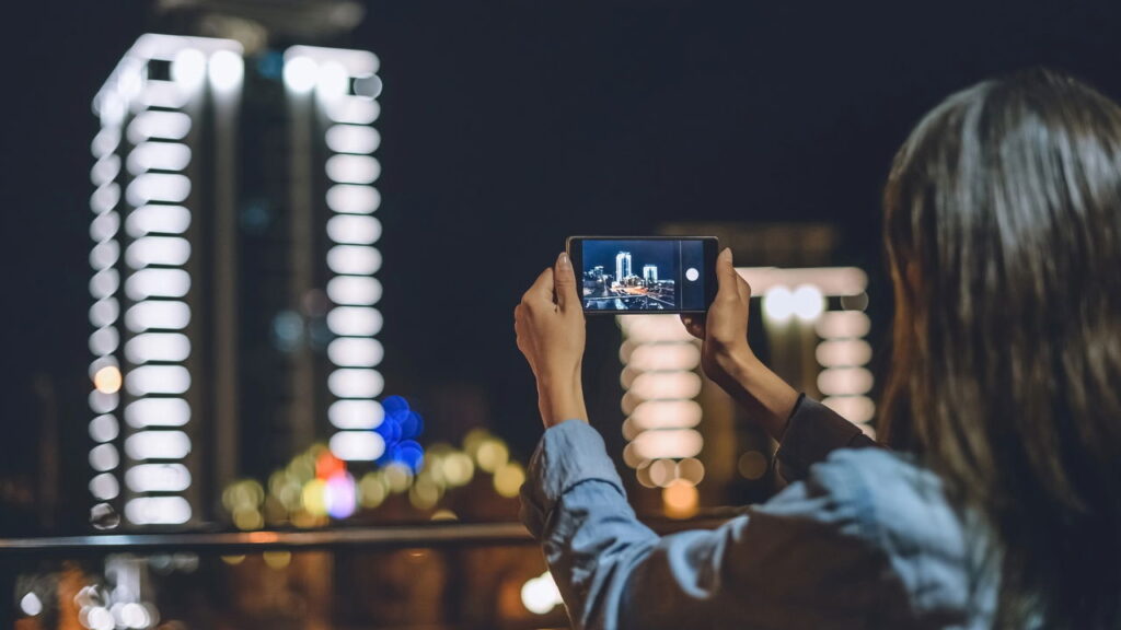 Os 5 celulares queridinhos que tiram fotos incríveis à noite