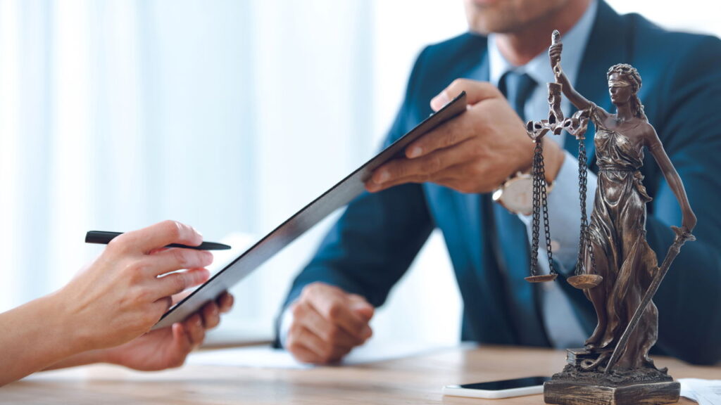 Golpe do falso advogado já fez mais de 3 mil vítimas no Brasil