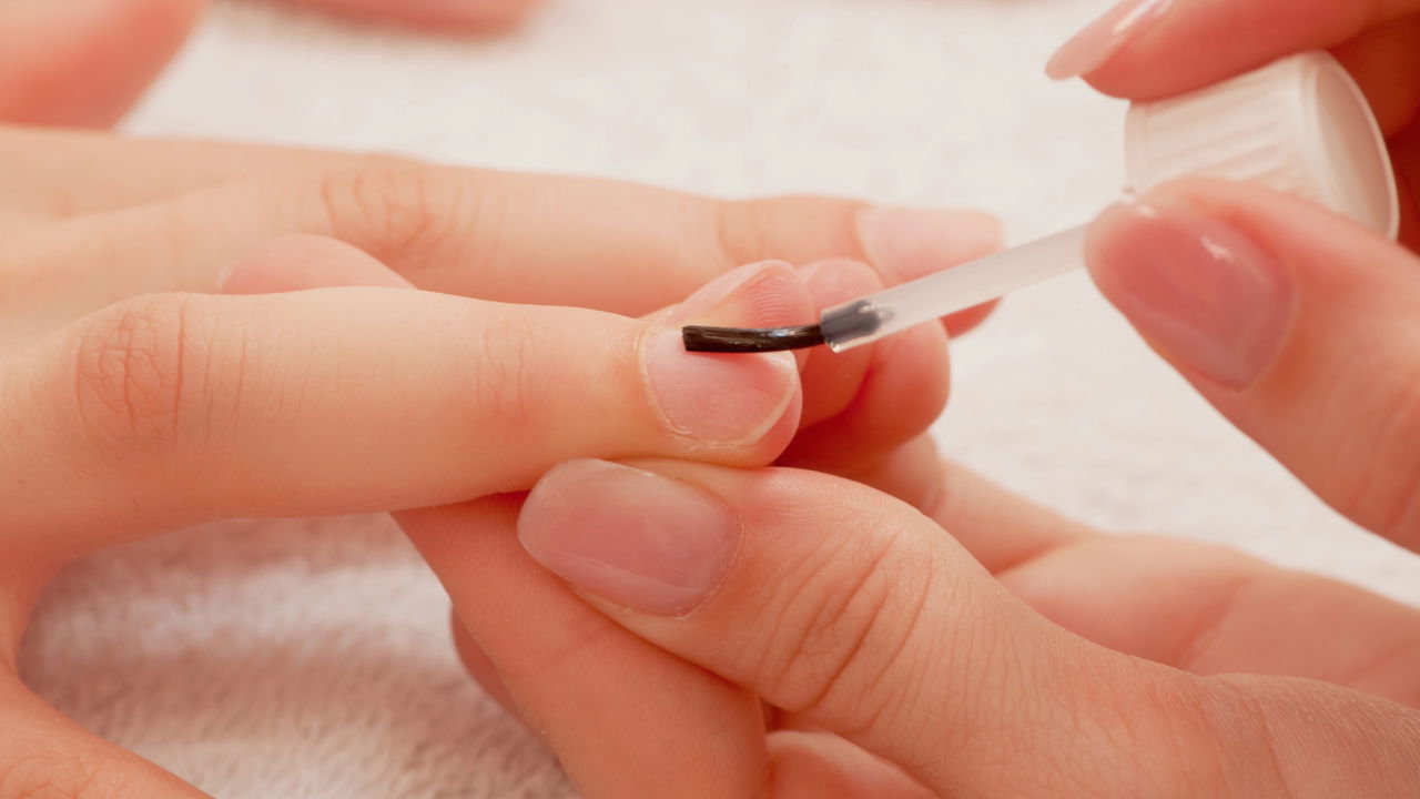 Erro comum na manicure pode amarelar suas unhas