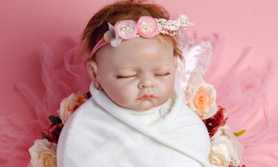 Mulher pede licença-maternidade para cuidar de bebê reborn e caso vai à Justiça