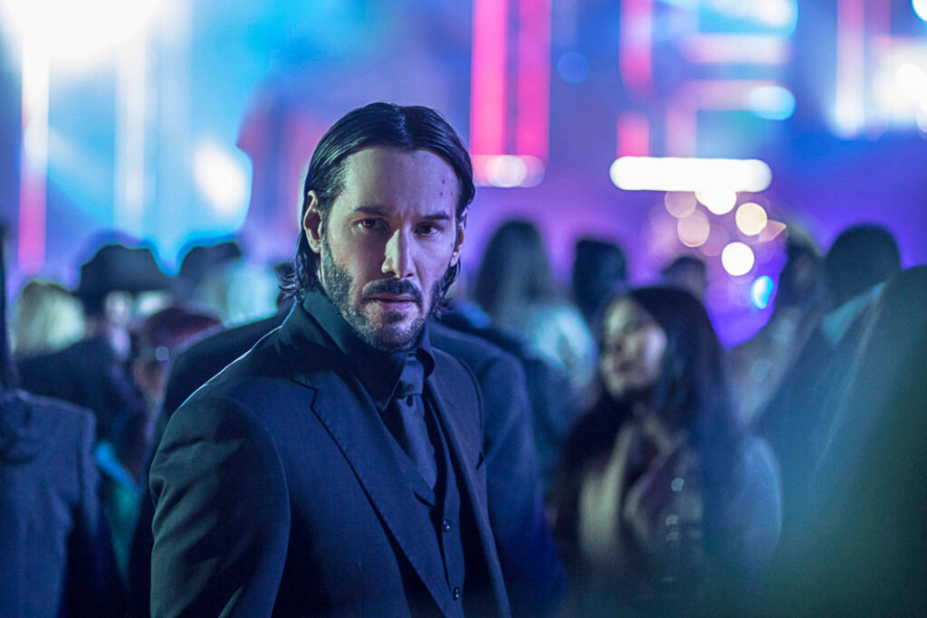 Keanu Reeves volta em novo "John Wick" e fãs não seguram a emoção