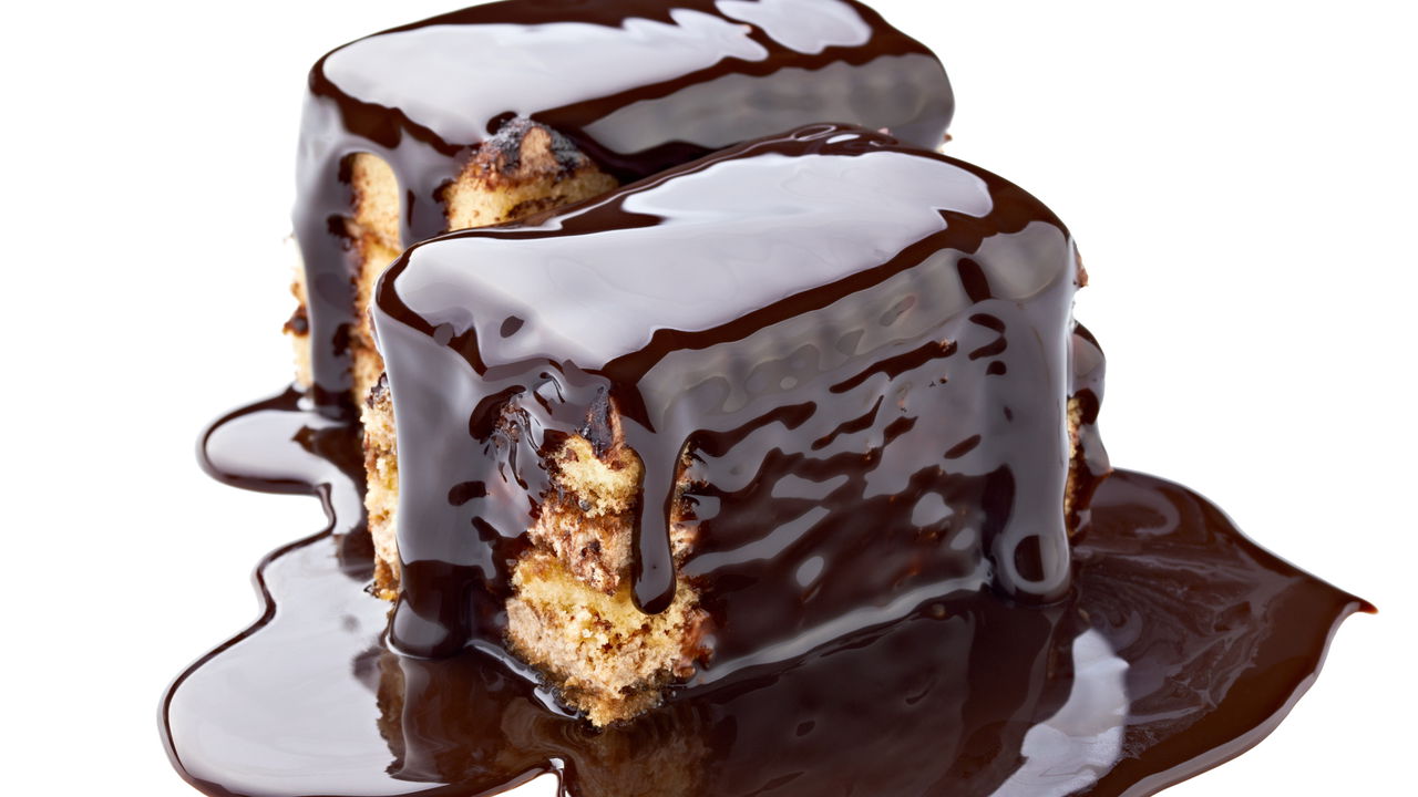 A receita de bolo com calda que está conquistando a internet