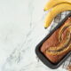 Receita de bolo de banana sem açúcar usa só três ingredientes