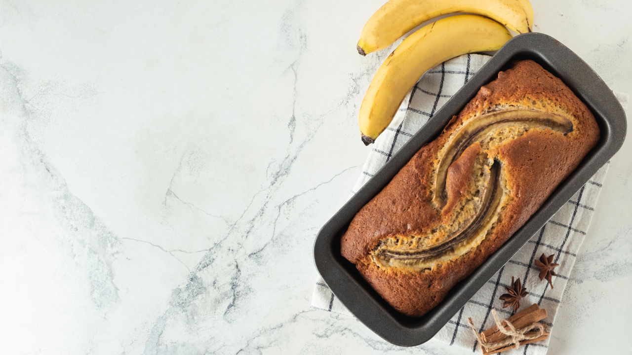 Receita de bolo de banana sem açúcar usa só três ingredientes