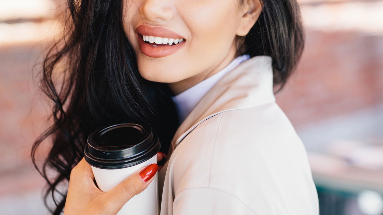 Cabelo liso e cheio com progressiva é possível sim