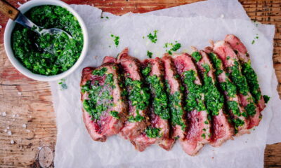 Essa receita de chimichurri vai mudar seu churrasco