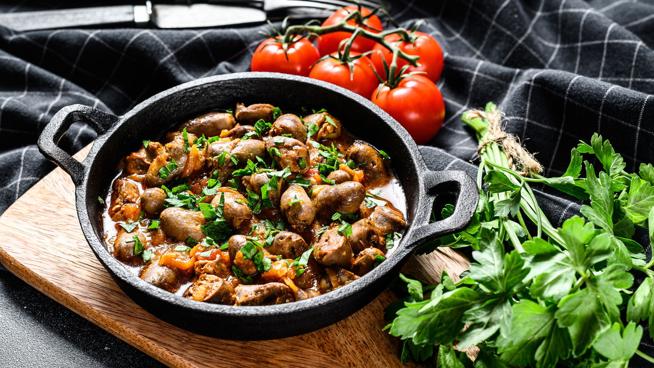 Esse coração de frango na frigideira derrete na boca