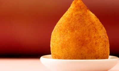 A coxinha perfeita existe! Faça em casa com essa receita de liquidificador!