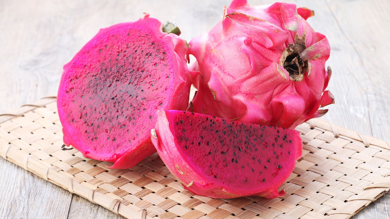 Essa fruta exótica virou febre nos sucos e o motivo vai te surpreender