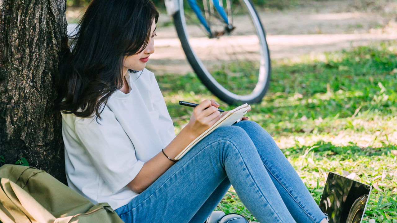 Reduza a ansiedade e melhore sua saúde mental com journaling