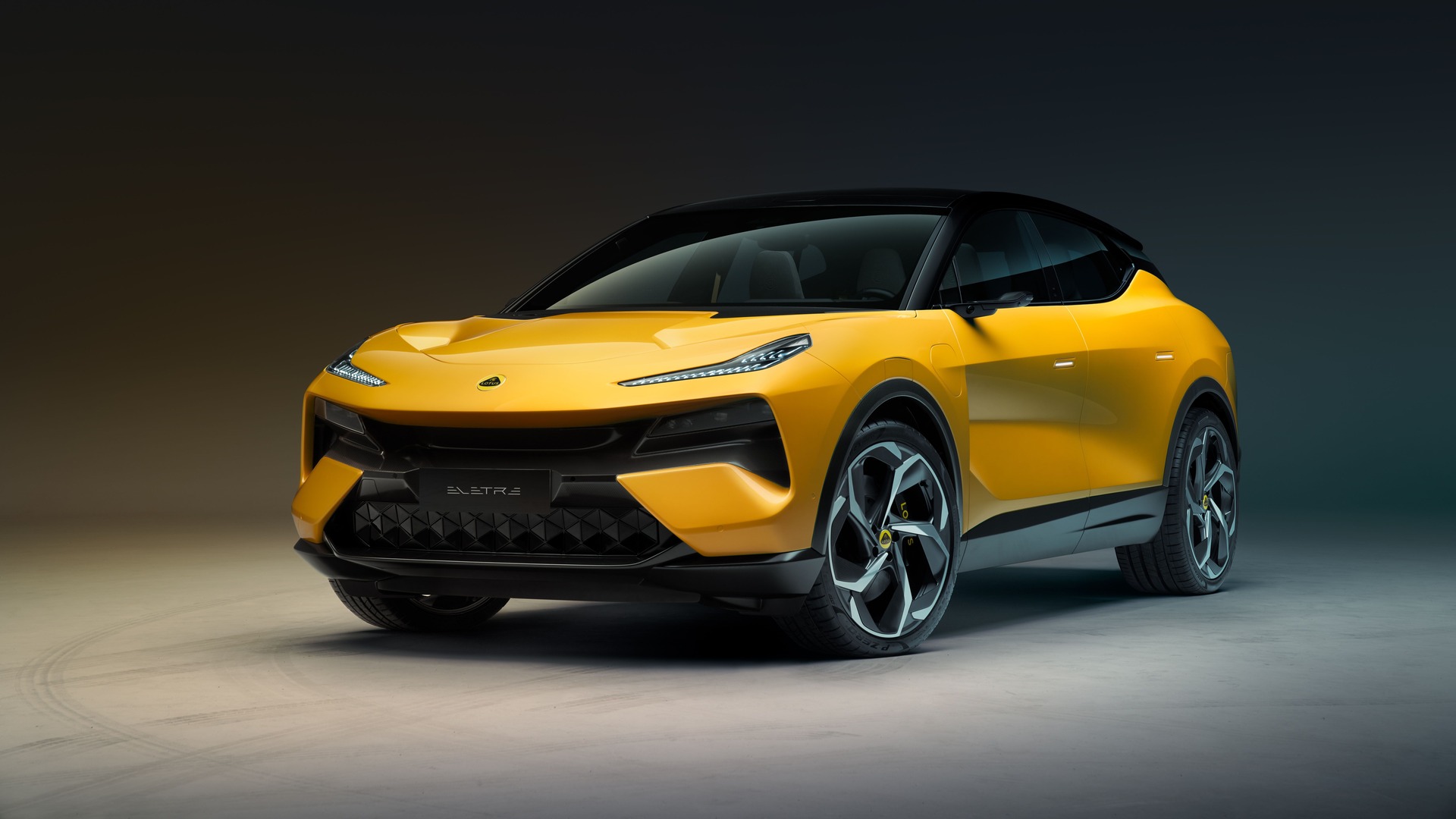 Lotus Eletre revoluciona a marca e chama atenção da família real