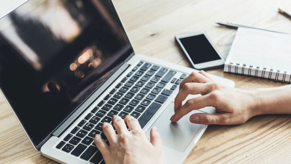 Notebook de até R$ 2.000 que entrega o que você precisa