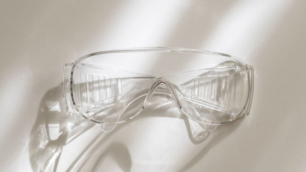 Empresas pagam caro ao esquecer esses EPIs na limpeza