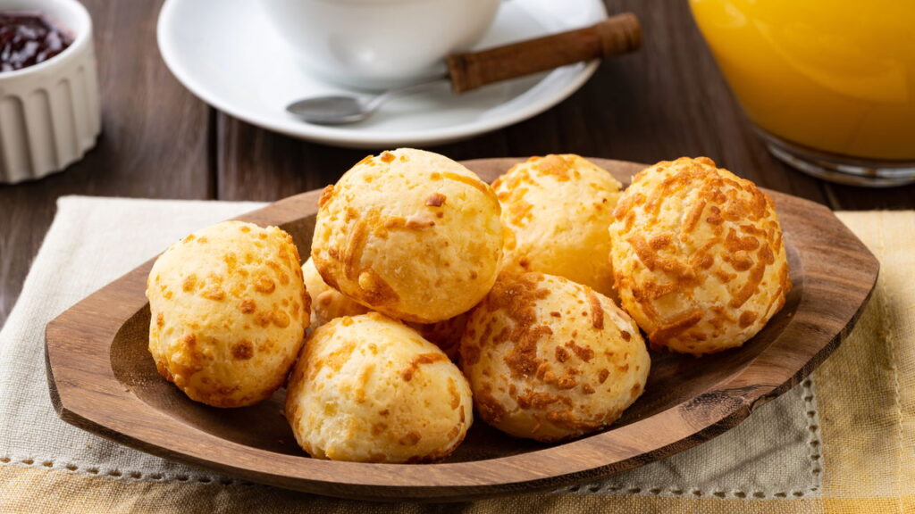 Nunca foi tão fácil fazer pão de queijo tão delicioso

