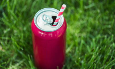 O refrigerante rosa que conquistou o Brasil e foi comprado pela Coca-Cola