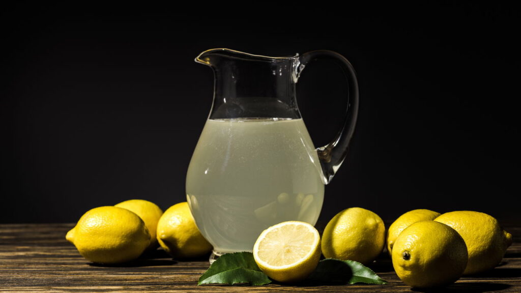 Refrigerante de limão caseiro que vai te surpreender
