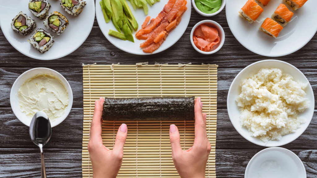 Esse sushi caseiro vicia e sai mais barato que delivery