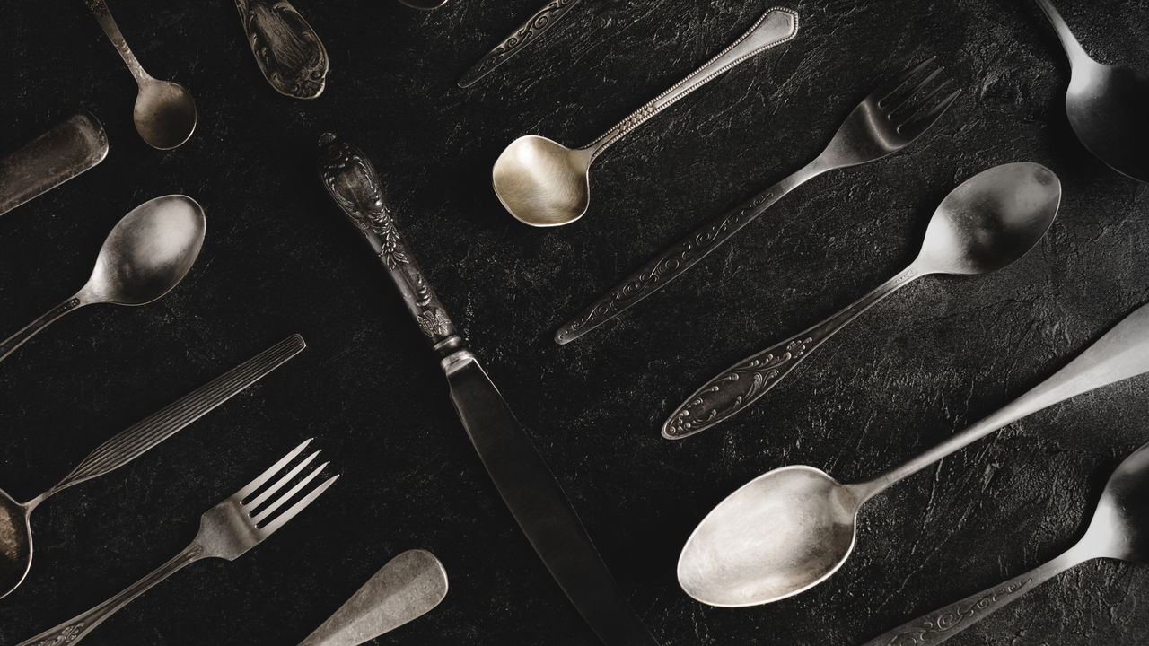 Limpar prata ficou fácil com esse método surpreendente