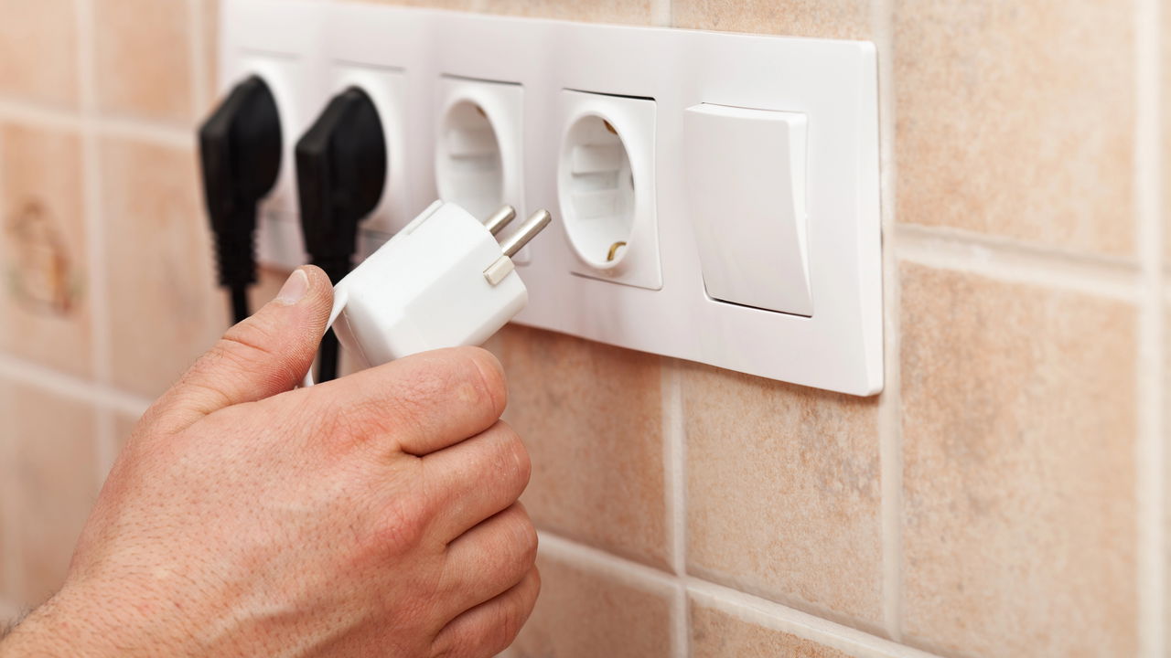 Tire esses 4 aparelhos da tomada antes de sair de casa