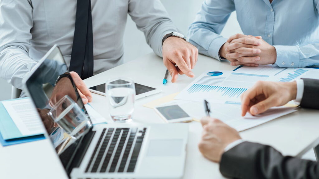 A crise da escala 6x1 expõe como semanas sem folga cobram caro da saúde e da vida familiar