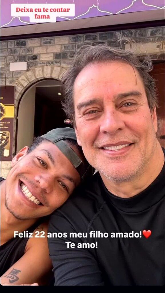 Marcello Antony com os cinco filhos e a esposa em 2015 — Foto: Redes sociais