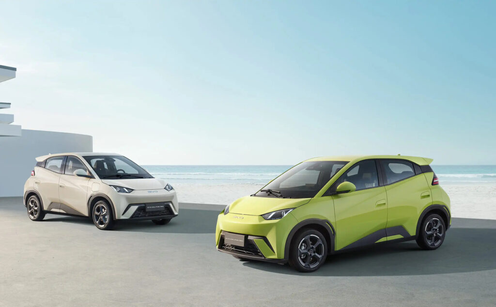 Esse carro elétrico chinês carrega em casa como um celular
