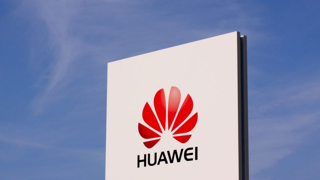 Huawei lança celular de R$ 33 mil no Brasil
