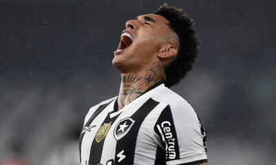 Botafogo vence PSG no Mundial e lidera grupo com atuação histórica