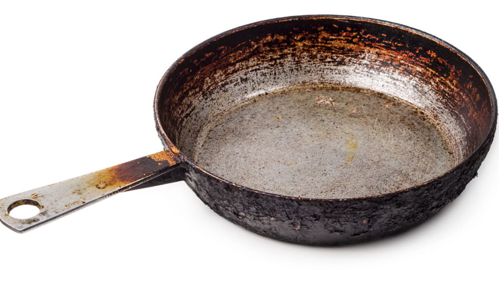 Panela escura? O método secreto para restaurar o brilho do alumínio