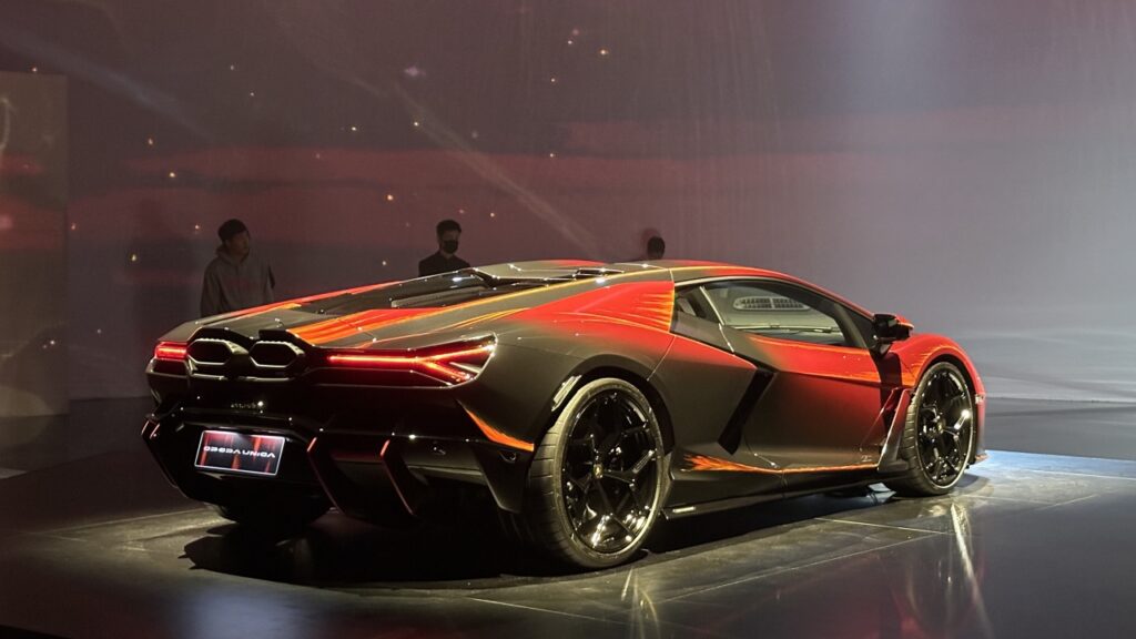 Os 3 carros mais caros que você vê rodando no Brasil