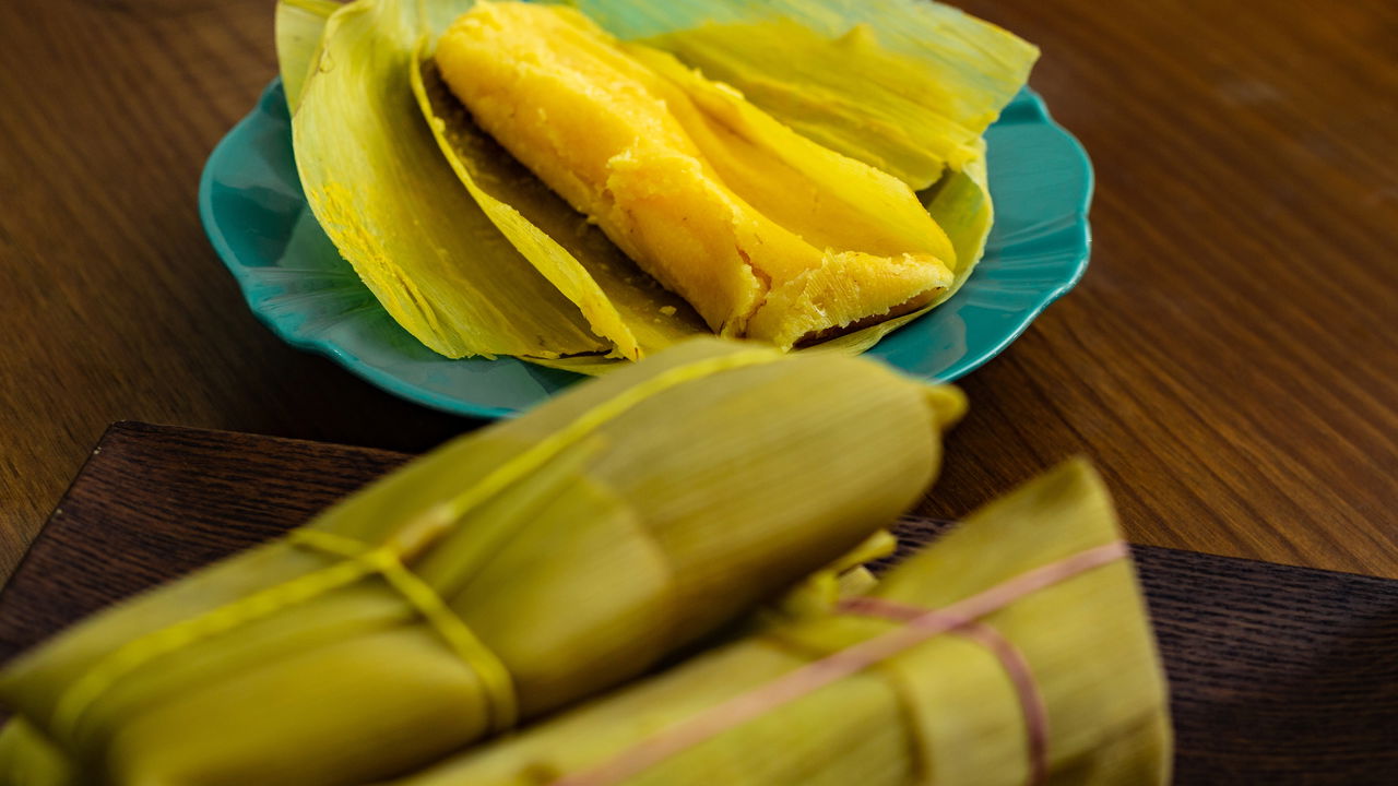 Faça a pamonha cremosa perfeita em casa! Tradição e sabor em cada pedaço!