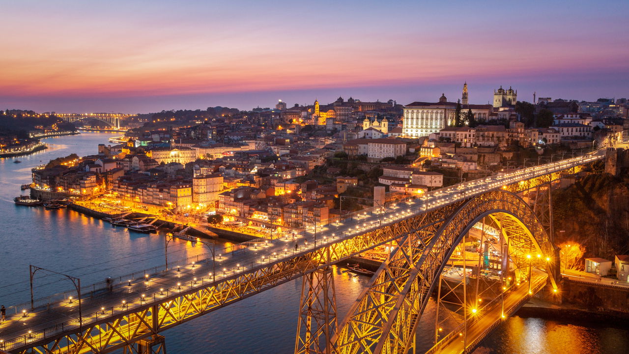 Os melhores destinos para brasileiros que querem explorar o mundo falando português